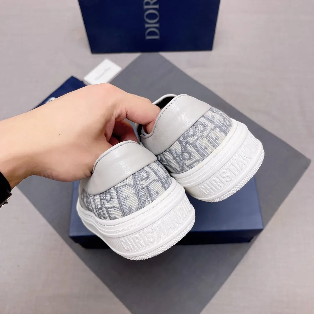 P380, Dior series casual shoes 👟🔥[Dior] Dior's new casual men's shoes are launched in Hong Kong counters. Official website 1:1 production. Original Italian materials. Designed by European and American masters. Perfect shape to create counter quality, solid color rubber wear-resistant outsole and classic dazzling head! Super versatile and very comfortable. High-end without losing taste, fashionable and novel! ! Absolute focus! Code number: 38-44, four colors available (45 can be customized, cannot be returned or exchanged) No. 005